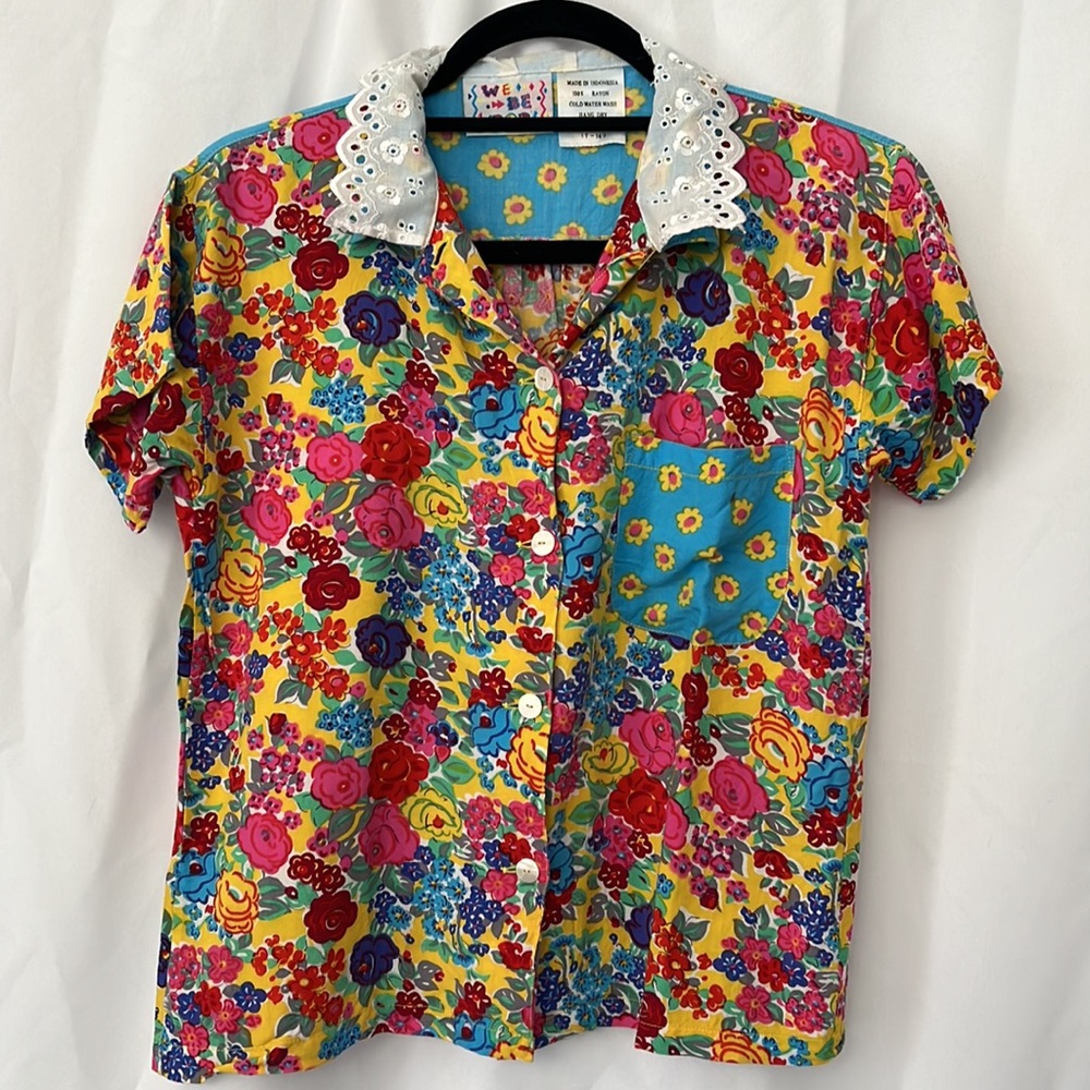 We Be Bop! Floral with Lace collar Blouse  Size S